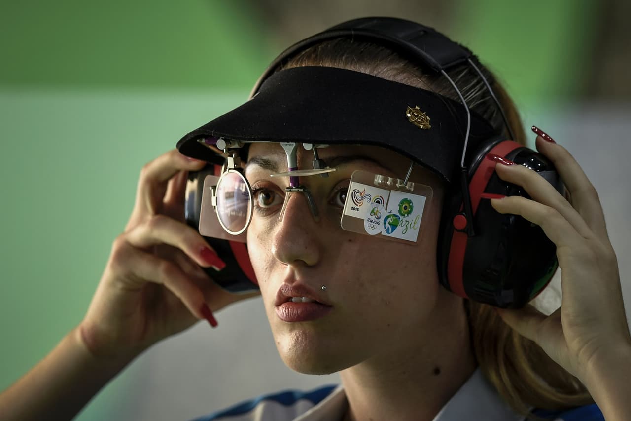 ¡Quiero la última canción de Pitbulll! Ah, esto es para no escuchar ruidos. Es importante la aclaración.