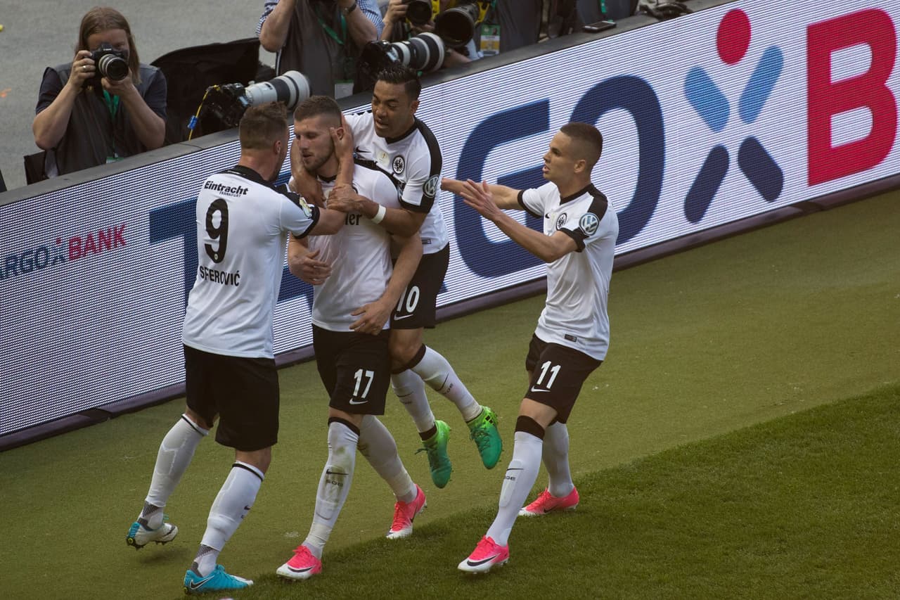 Marco Fabián y sus compañeros asumieron el juego con mayor optimismo en la búsqueda del anhelado título.