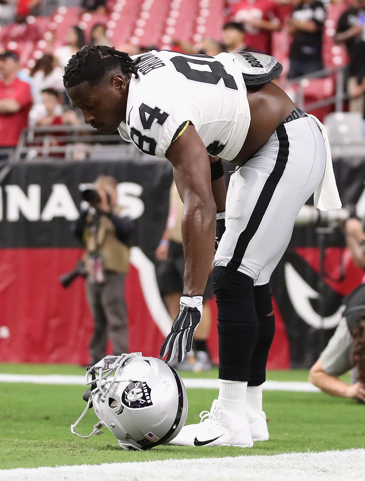 El dominante receptor abierto no disputó ni un 'snap' con Oakland Raiders y ya busca un nuevo destino.