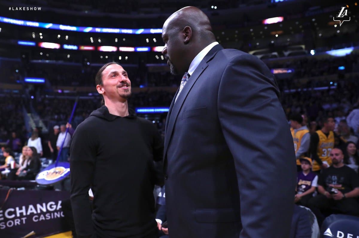 Dos titanes del deporte, una foto: Zlatan y Shaq coinciden previo a juego de Los Angeles Lakers