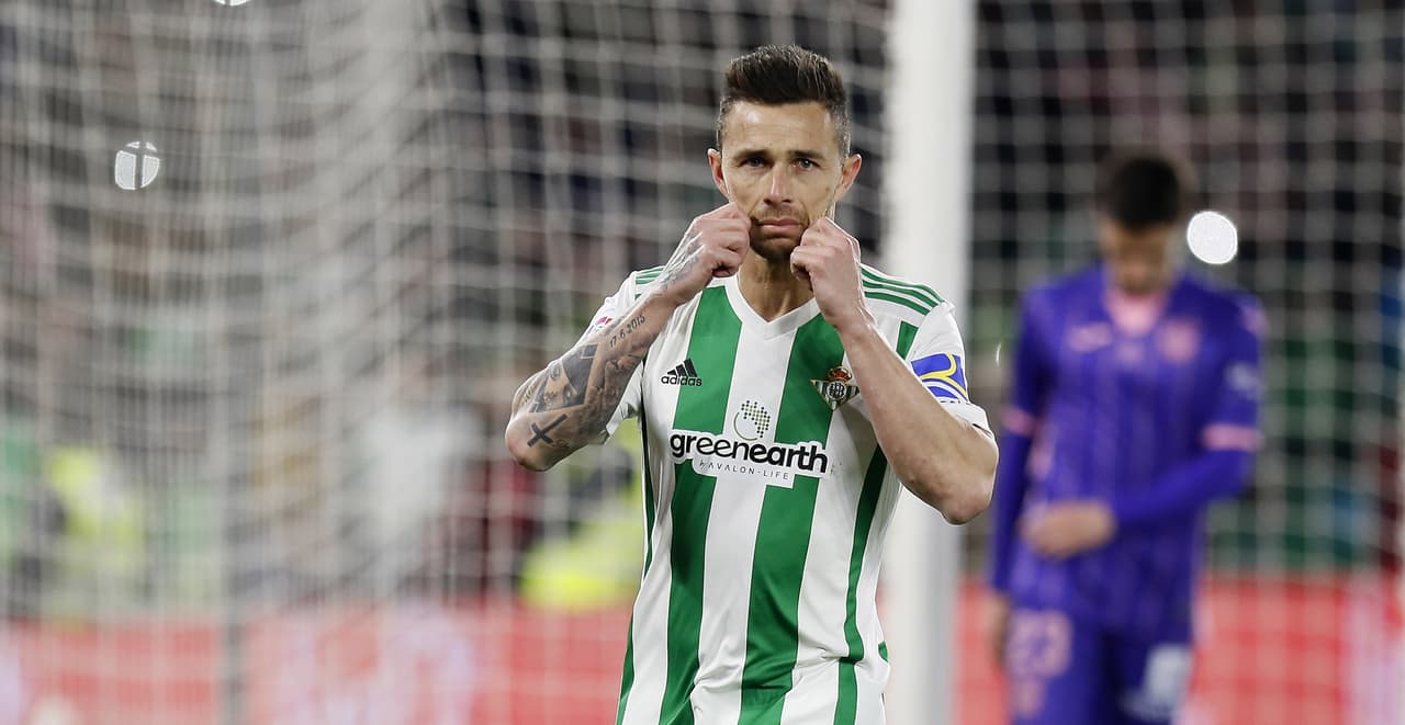 GRAF2790. SEVILLA, 15/01/2018.- El delantero del Real Betis Rubén Castro celebra su gol, tercero de su equipo ante el Leganés, durante el partido de la decimonovena jornada de Liga en Primera División que se disputa hoy en el estadio Benito Villamarín, en Sevilla. EFE/José Manuel Vidal.