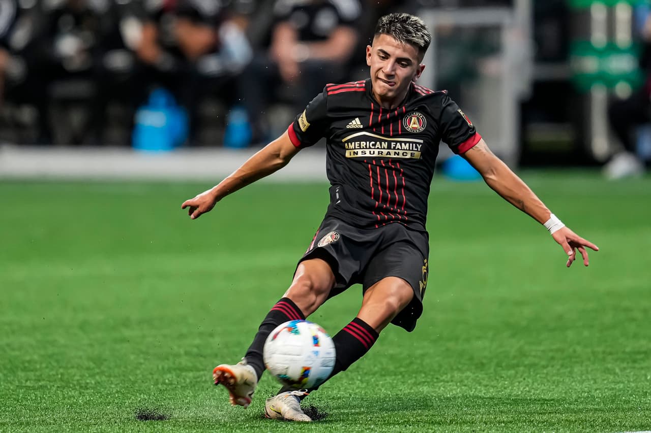 Thiago Almada -el nuevo Jugador Franquicia de Atlanta United- pudo debutar como artillero en su estadio con un auténtico golazo.
<br>