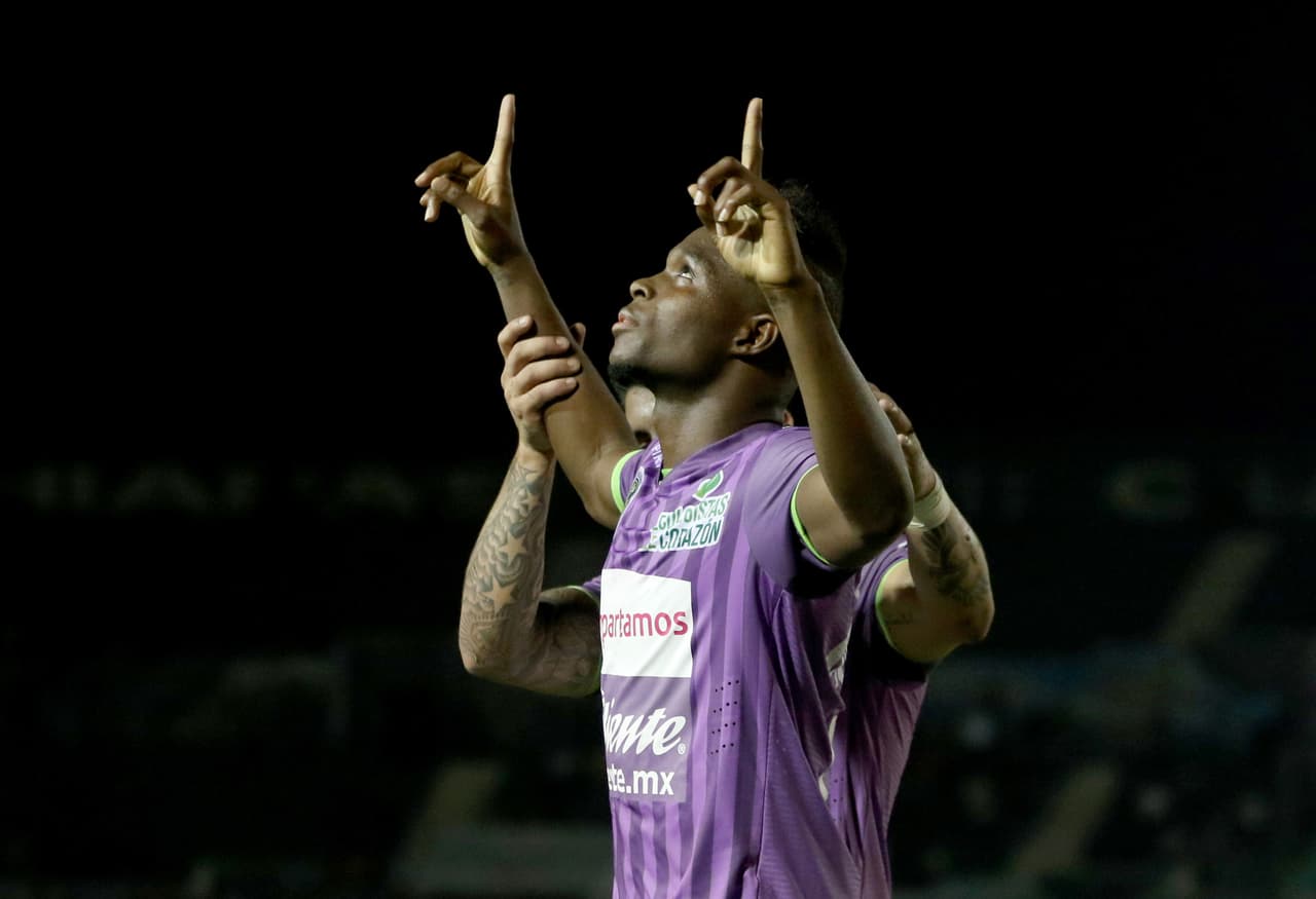 Avilés Hurtado - Chiapas.- El jugador de Jaguares ayudó a la victoria de su equipo, logrando 13 puntos en la J9. Su valor en el UD Fantasy es de $10.2 millones.