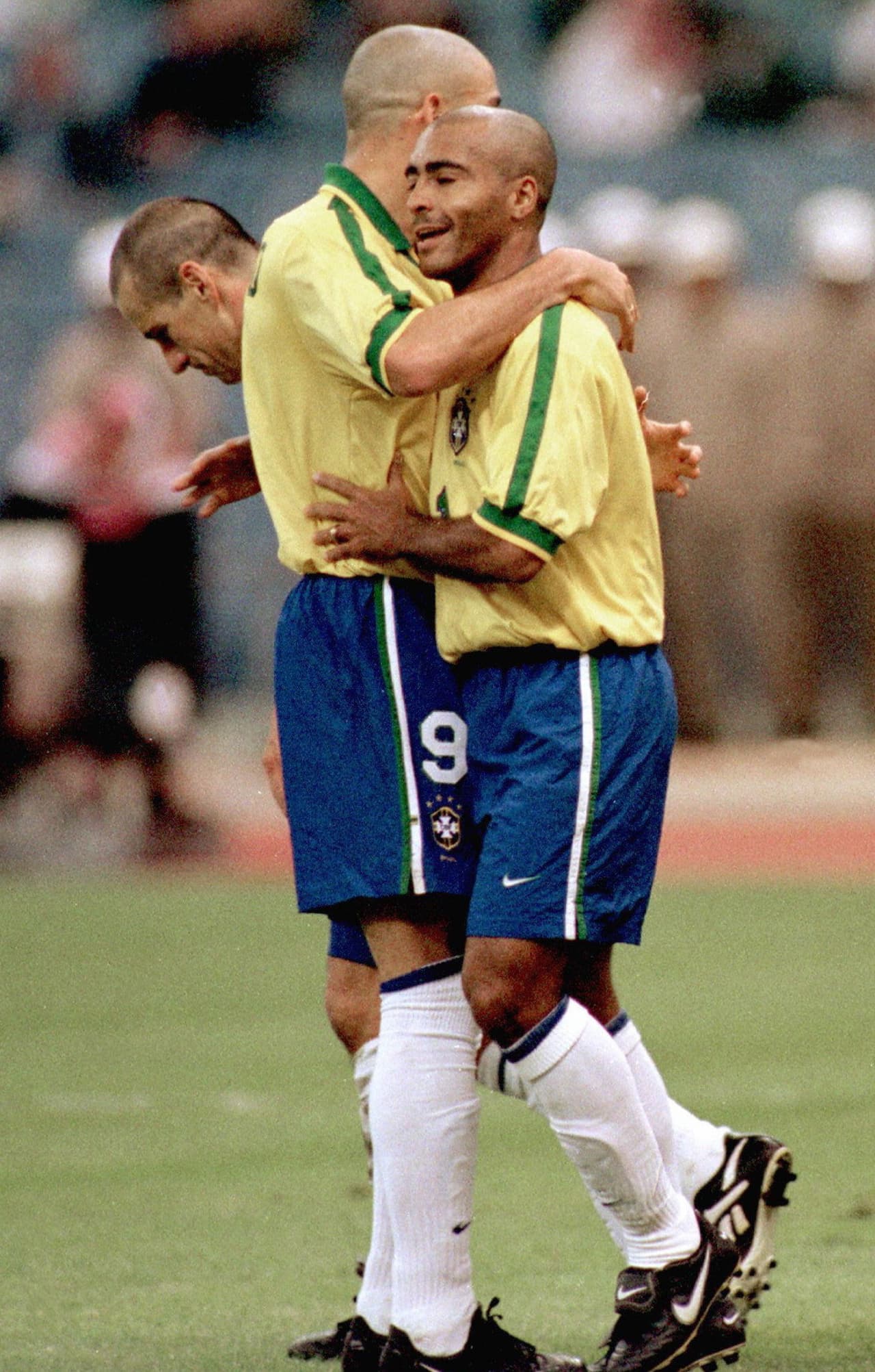 Sin embargo, el máximo goleador en una edición es el brasileño Romario, que en 1997 marcó 7 goles.