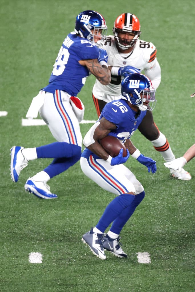 Con un marcador de 20-6 a favor, los Browns ganan en Nueva York y dejan a los Giants con pocas aspiraciones de llegar a Playoffs.