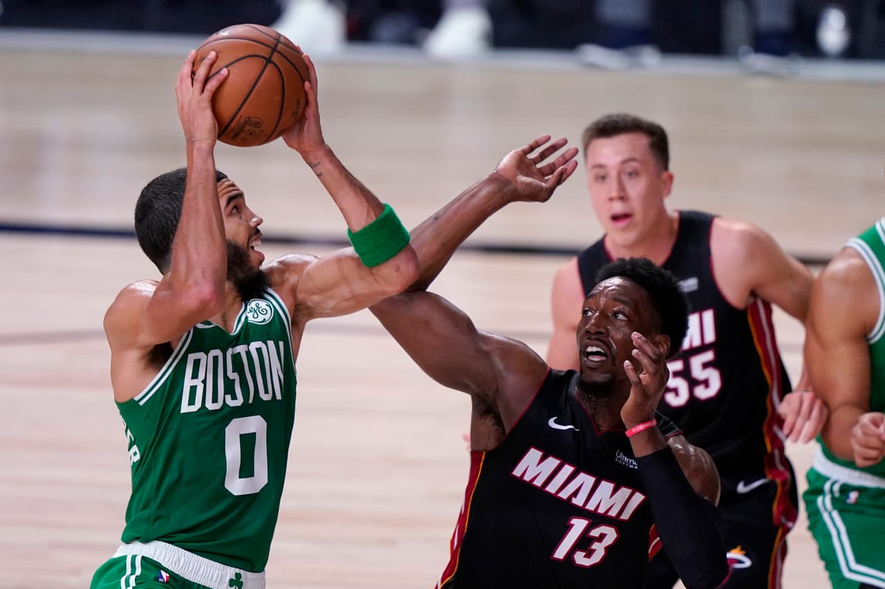 Los Boston Celtics ganan 117-106 y ponen la serie 2-1 | Borraron en tres cuartos al Miami Heat y se ponen a un juego de igualar la Final de Conferencia. | Bam Adebayo, Jaylen Brown y Jayson Tatum fueron los máximos anotadores del partido.