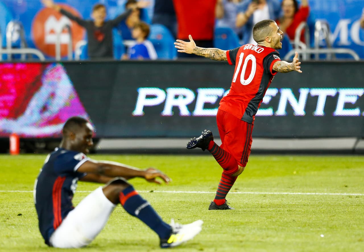 Toronto FC se aferra al súperliderato con golazo de Giovinco y gran jugada del panameño Cooper