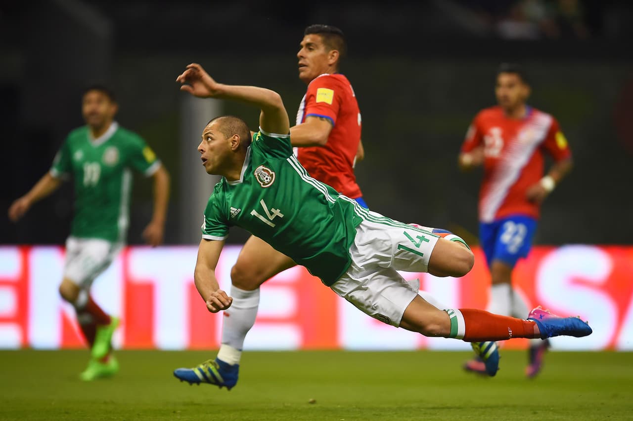 Con este gol, Chicharito iguala a Jared Borgetti como el máximo anotador del TRI.