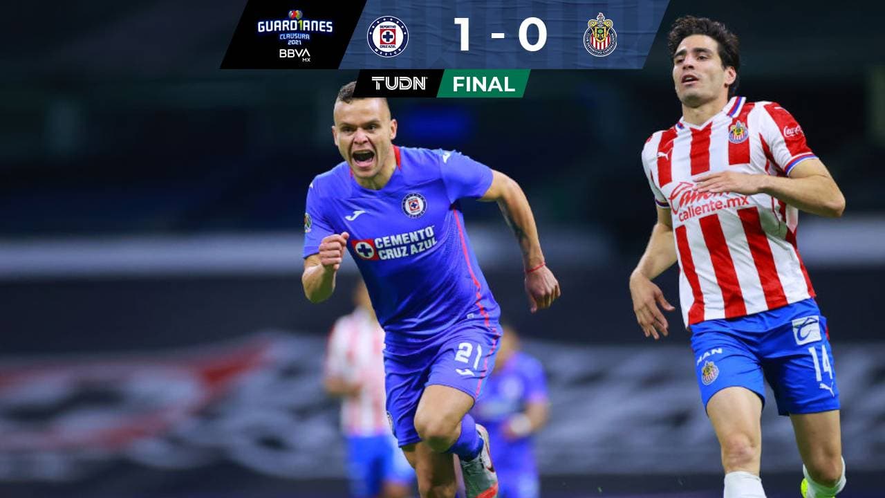 Cruz Azul vence a Chivas y consigue histórico triunfo 12