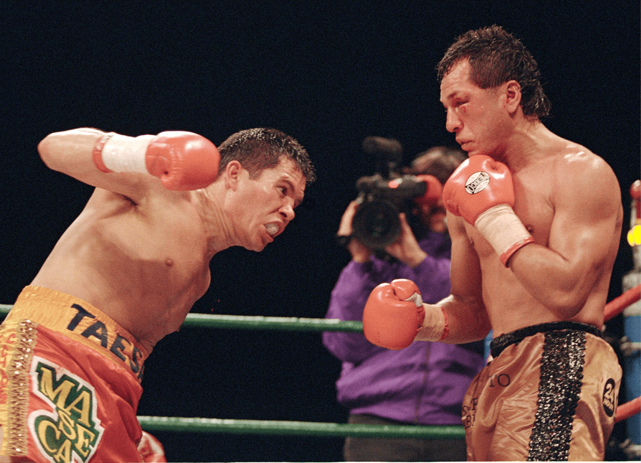 En México hay enormes boxeadores, recordamos a Rubén ‘Puas’ Olivares y el ícono, Julio César Chávez, quien está considerado como uno de los mejores de la historia.