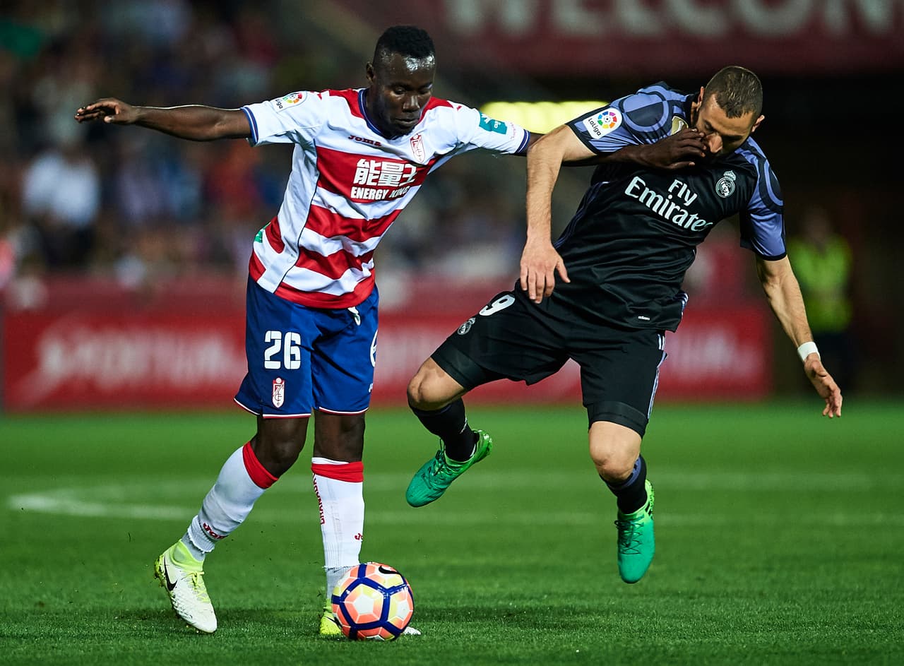 En España piensan que el Granada descendió porque más de la mitad del equipo está prestado por otros clubes. Es el caso del marfileño Victorien Angban, quien pertenece al Chelsea.