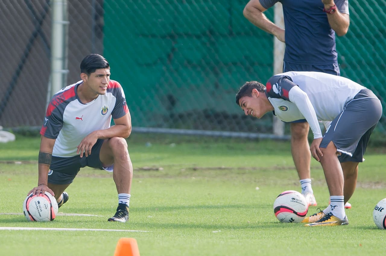 Mientras tanto, Alan Pulido se sigue acoplando de nuevo al ritmo del equipo.