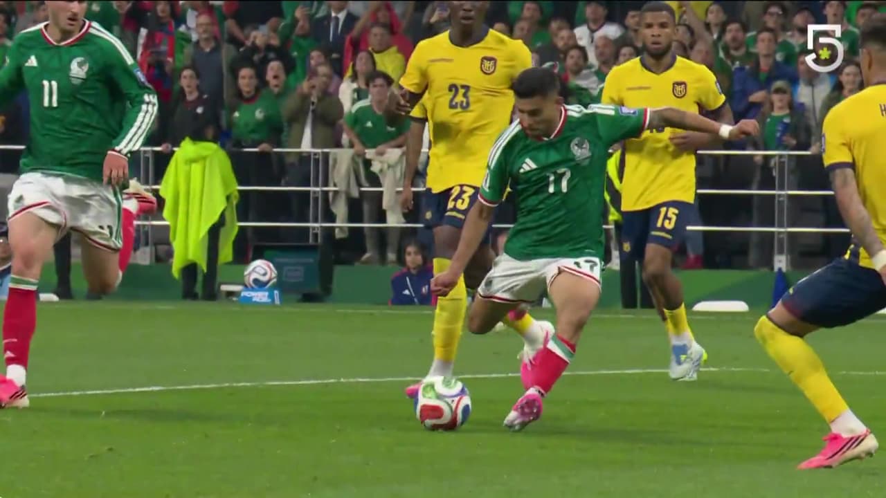 ¡Orbelín Pineda, a nada del tercero de México vs. Ecuador!