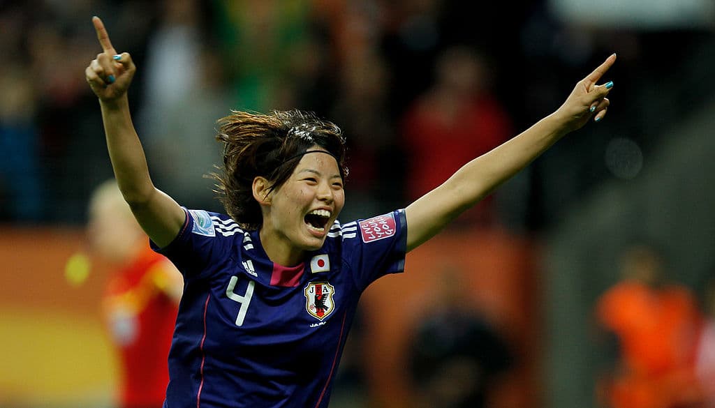 Saki Kumagai de Japón festeja el marcar el último penalti del Mundial de 2011 en Alemania con el que las niponas vencieron en la Final a Estados Unidos en Frankfurt am Main. Emociones captadas perfectamente.