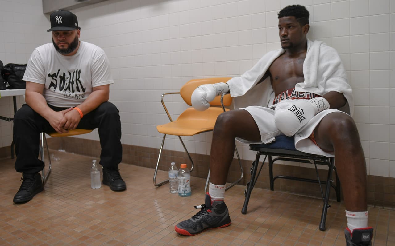 Erickson Lubin (18-1, 13 KOs) y Silverio Ortiz (37-20, 16 KOs) se midieron a 10 rounds. El estadounidense se llevó la contienda en el cuarto episodio en la división superwélter.