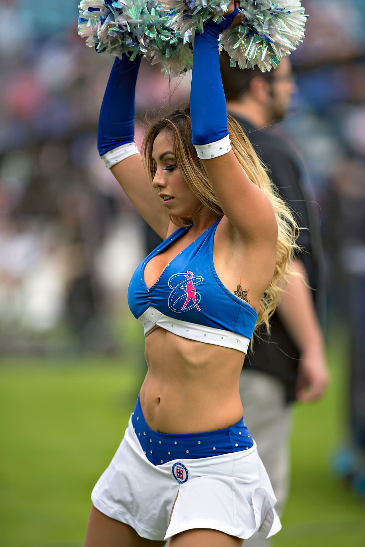 La belleza de las porristas en la fecha 2