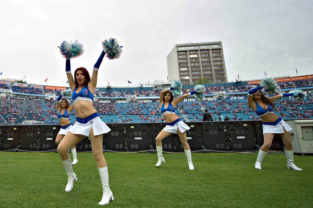 La belleza de las porristas en la fecha 2