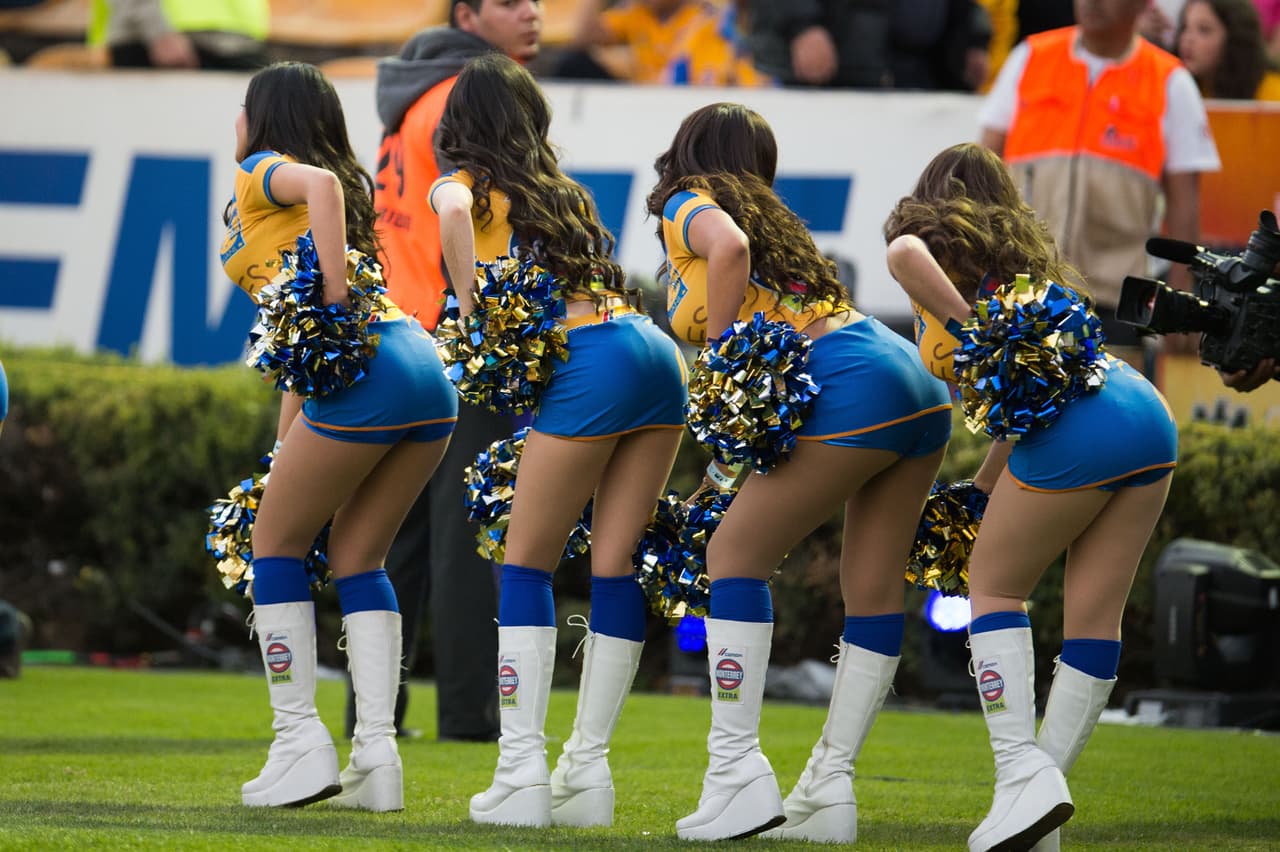 La belleza de las porristas en la fecha 2