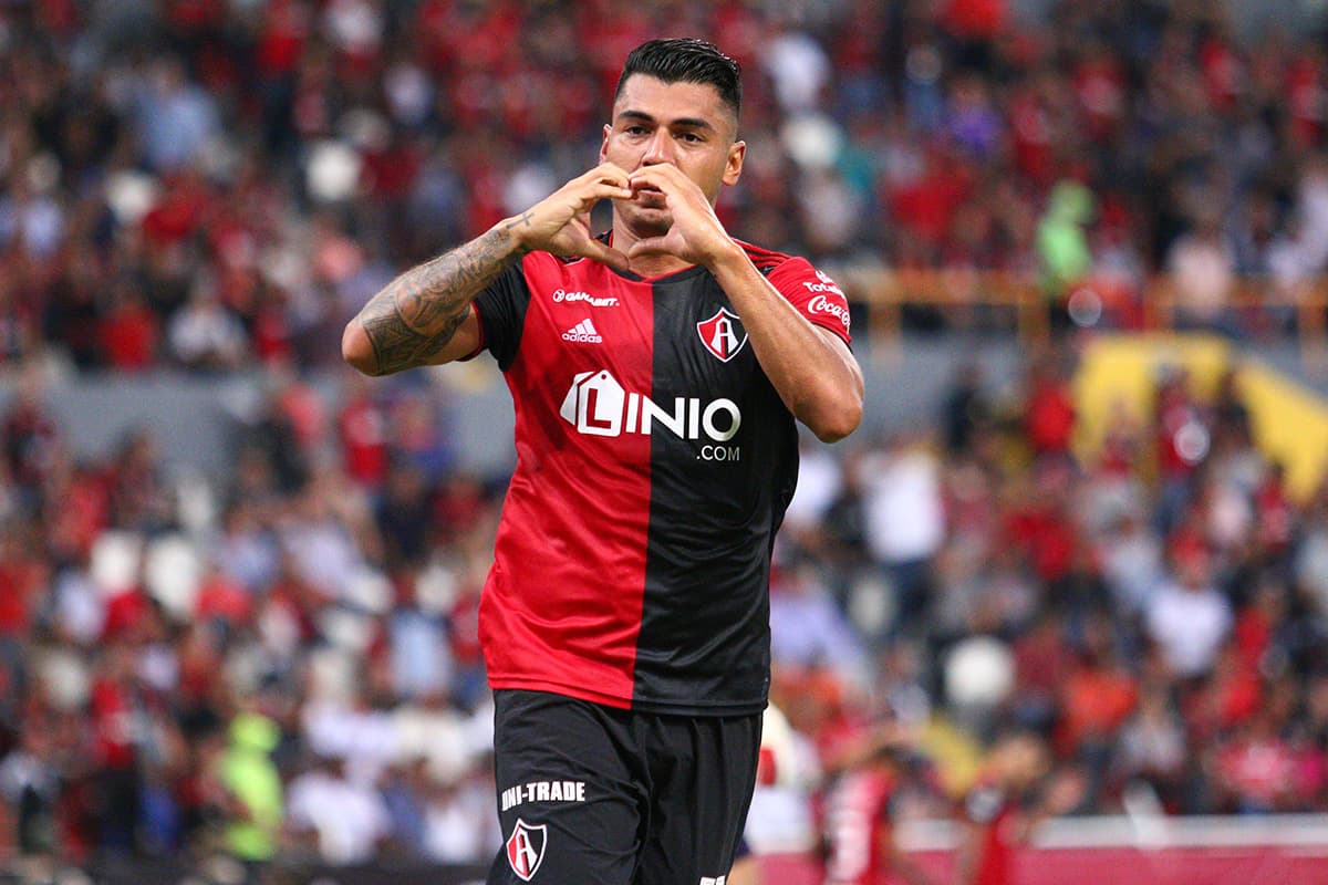 El colombiano Jefferson Duque anotó el 1-0 al minuto 32, rompiendo con una racha personal de 2 años y cuatro meses sin gol, y 540 minutos de Atlas sin anotar en casa.