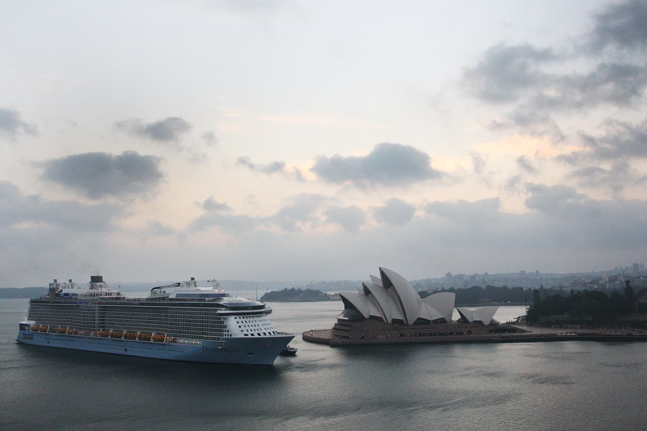 150 cruceros de 120 días para dos personas en camarote con balcón