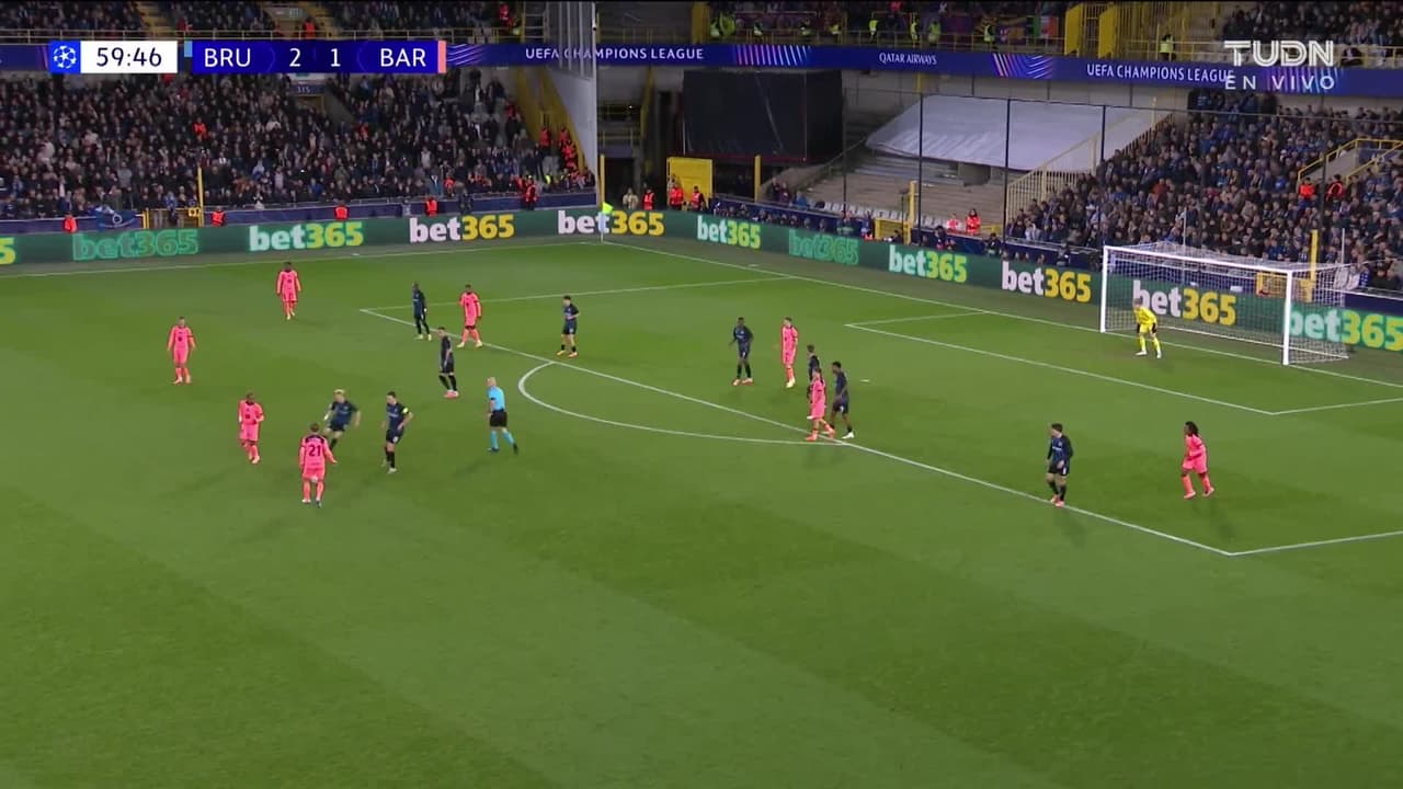 ¡GOL!  anota para FC Barcelona. Lamine Yamal