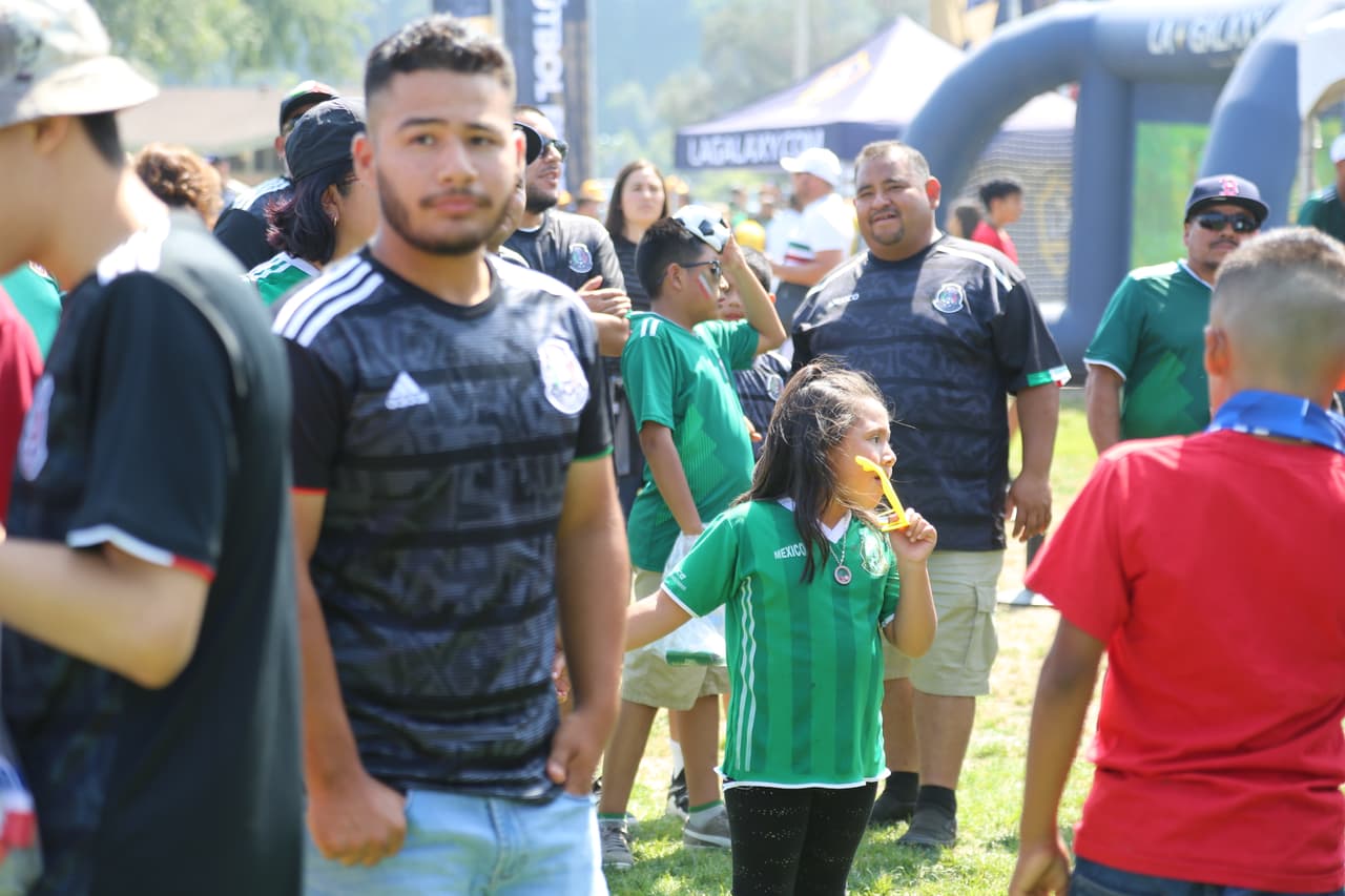 Los fanáticos mexicanos en gran número se preparan para el primer juego del Tri en la Copa Oro 2019 contra Cuba en el Rose Bowl.