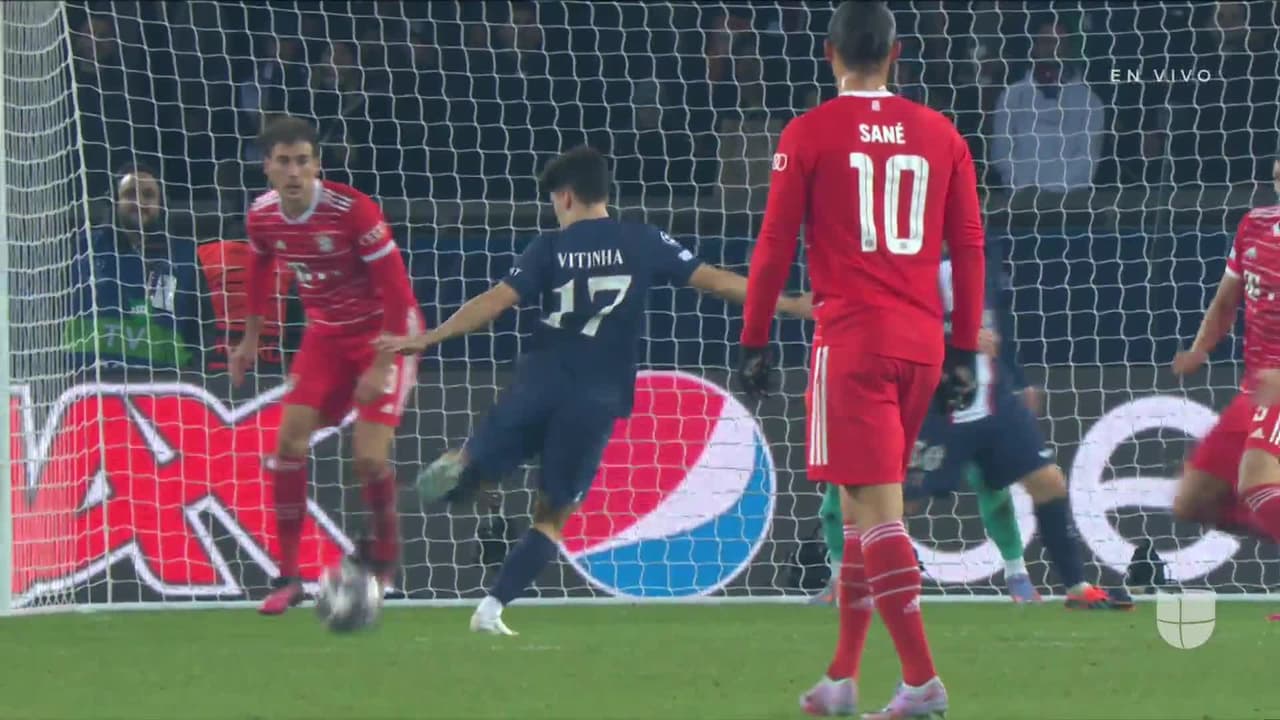 ¡TIRO ATAJADO! disparo por Vitinha.