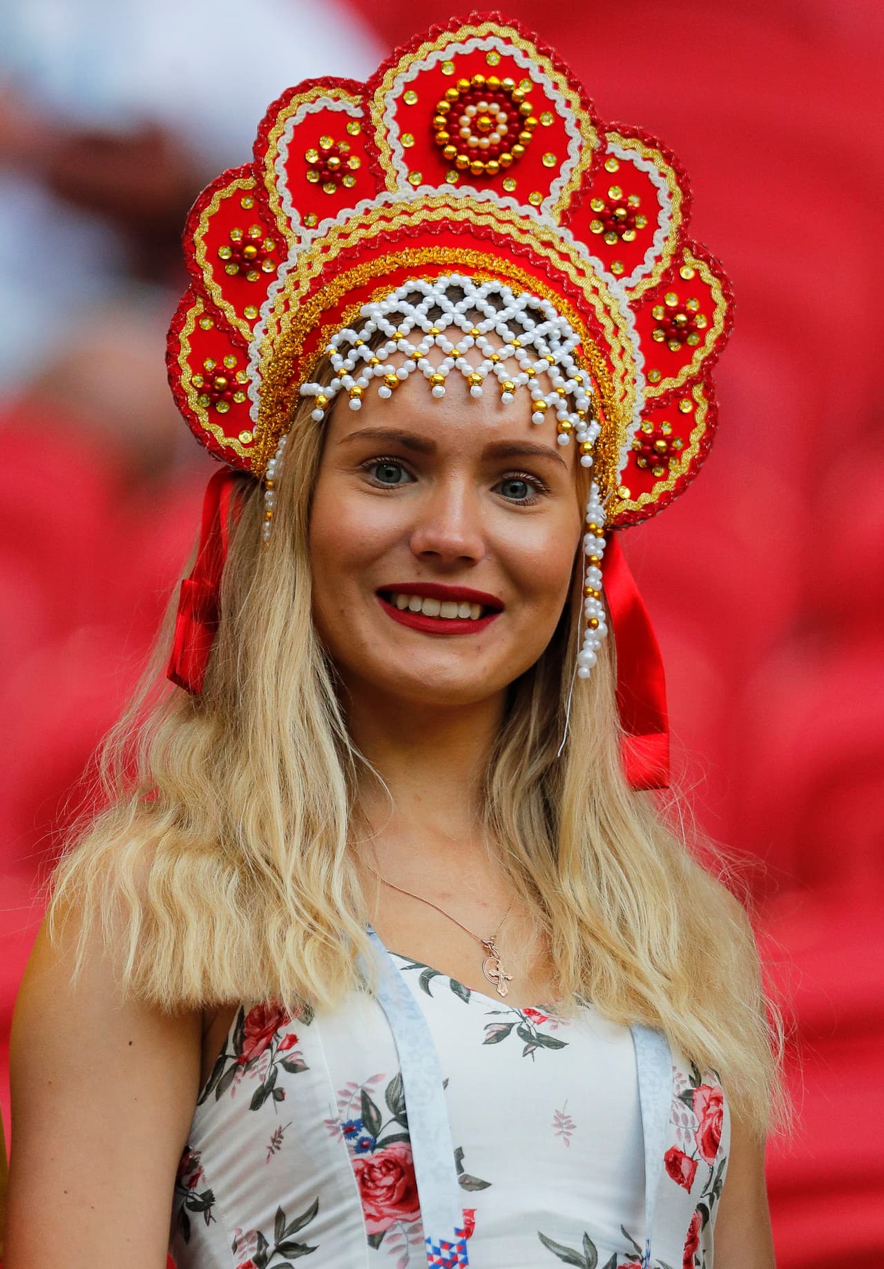 Kazan (Russian Federation), 06/07/2018.- A soccer fan smiles prior to the FIFA World Cup 2018 quarter final soccer match between Brazil and Belgium in Kazan, Russia, 06 July 2018. (RESTRICTIONS APPLY: Editorial Use Only, not used in association with any commercial entity - Images must not be used in any form of alert service or push service of any kind including via mobile alert services, downloads to mobile devices or MMS messaging - Images must appear as still images and must not emulate match action video footage - No alteration is made to, and no text or image is superimposed over, any published image which: (a) intentionally obscures or removes a sponsor identification image; or (b) adds or overlays the commercial identification of any third party which is not officially associated with the FIFA World Cup) (Mundial de Fútbol, Bélgica, Brasil, Rusia) EFE/EPA/ROBERT GHEMENT EDITORIAL USE ONLY