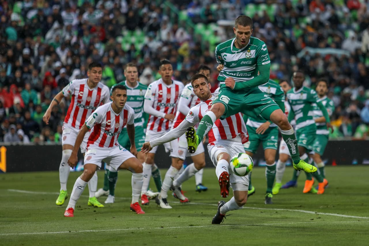 El juego fue parejo en su trámite y con opciones en las áreas, por lo que un empate era injusto, ambos equipos hicieron méritos suficientes para ganar.