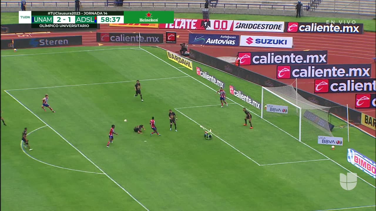 ¡TIRO ATAJADO! disparo por Vitinho.