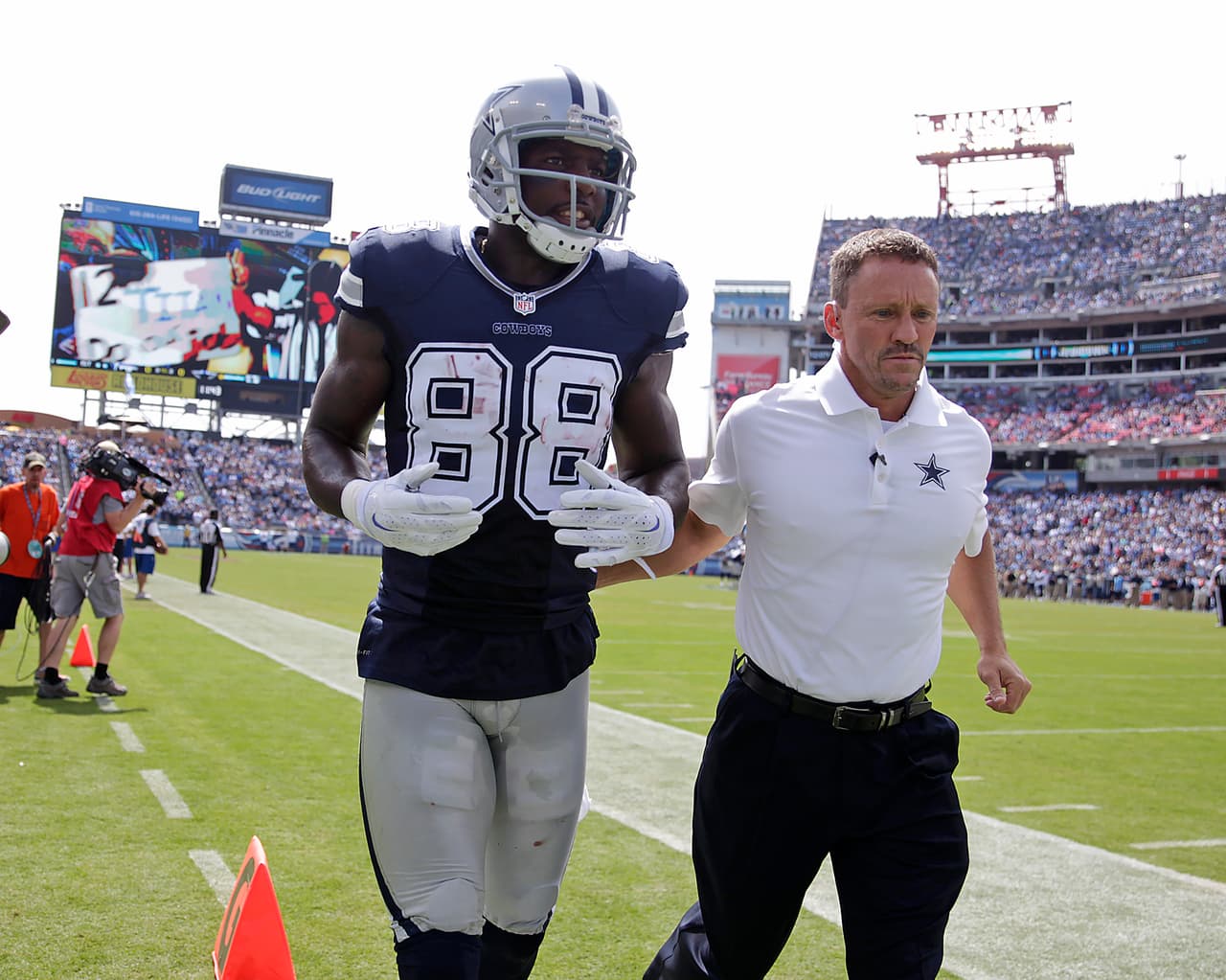 Dez Bryant tiene 7459 yardas y 73 touchdowns en su carrera como receptor abierto.