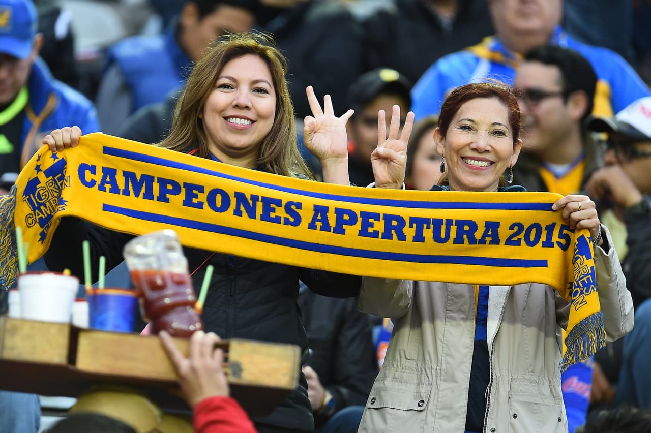 El colorido de la afición en la Jornada 8