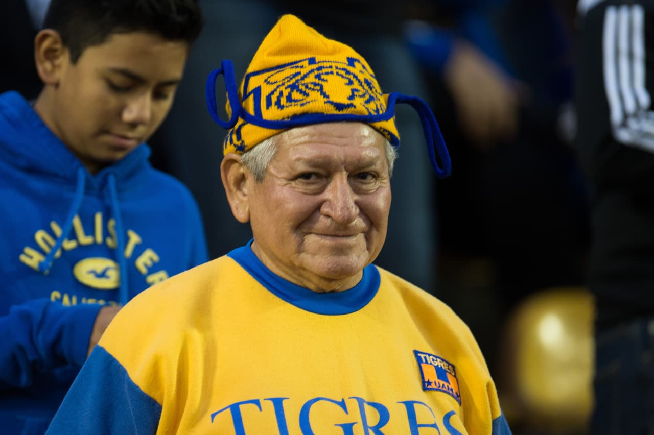 El colorido de la afición en la Jornada 8