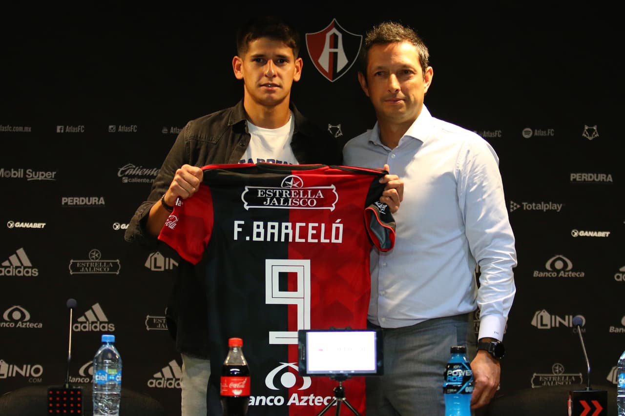El uruguayo Facundo Barcelo tuvo su primera presentación en la sociedad mexicana como nuevo refuerzo de Atlas, con el que espera convertirse en figura de la Liga MX.