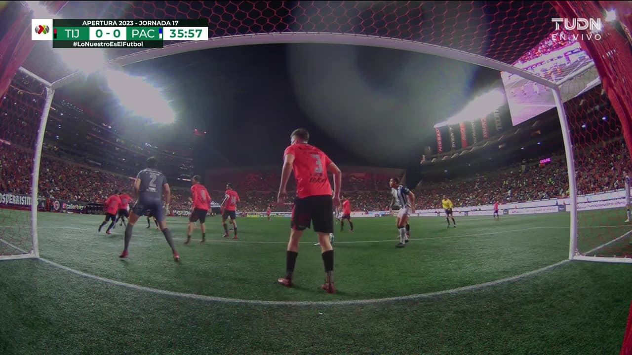 ¡TIRO ATAJADO! disparo por Christian Rivera.