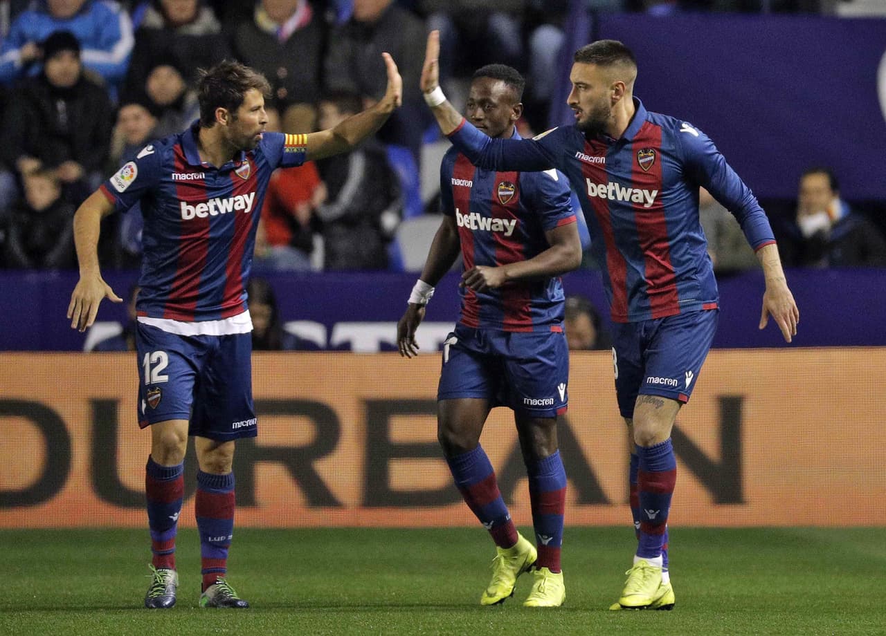 El gol no solo tomó por sorpresa al Barça sino a la propia afición del Estadio Ciutat de Valencia, que albergó a poco más de 17 aficionados a este partido de la Copa del Rey.