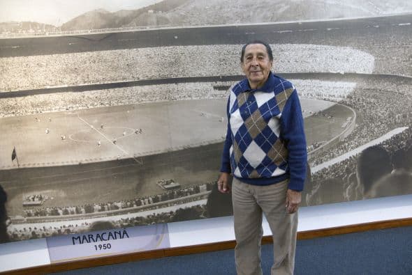 No era exactamente una final y los amazónicos necesitaban sólo un empate para ser campeones, los uruguayos requerían el triunfo. Friaca pusó a los locales, en su multitudinario estadio Maracaná que albergaba 175 mil espectadores, arriba a los 47’ minutos.