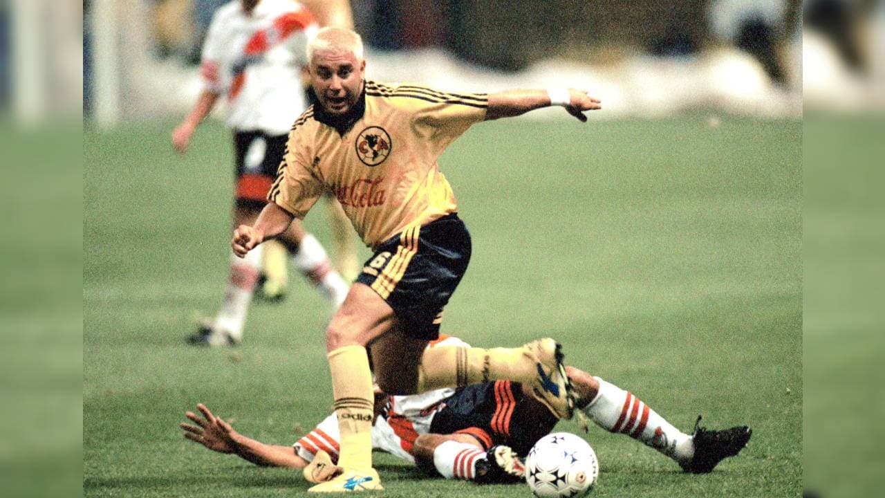 Antonio Mohamed | Portó ocho uniformes: Toros Neza, América, Monterrey, Marte, Irapuato, Atlante, Celaya y Zacatepec.