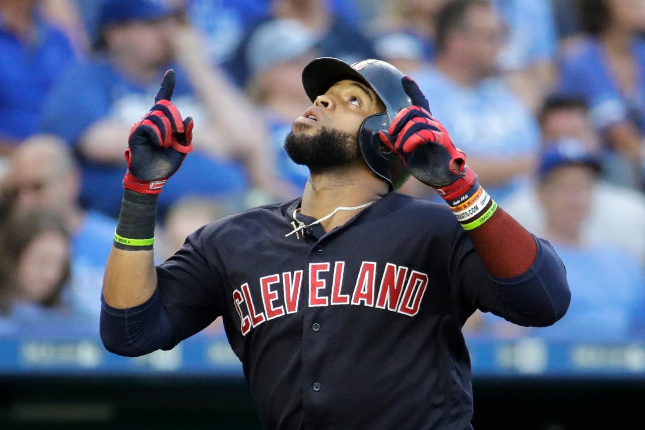 El receptor y primera base dominicano de los 
<b>Cleveland Indians</b> 
<b>Carlos Santana</b> acumula en la presente campaña un total de 19 palos de vuelta entera, 217 en su carrera y el de mayor distancia ha sido, en 2019, de 447 pies. ¿Quién es su favorito?