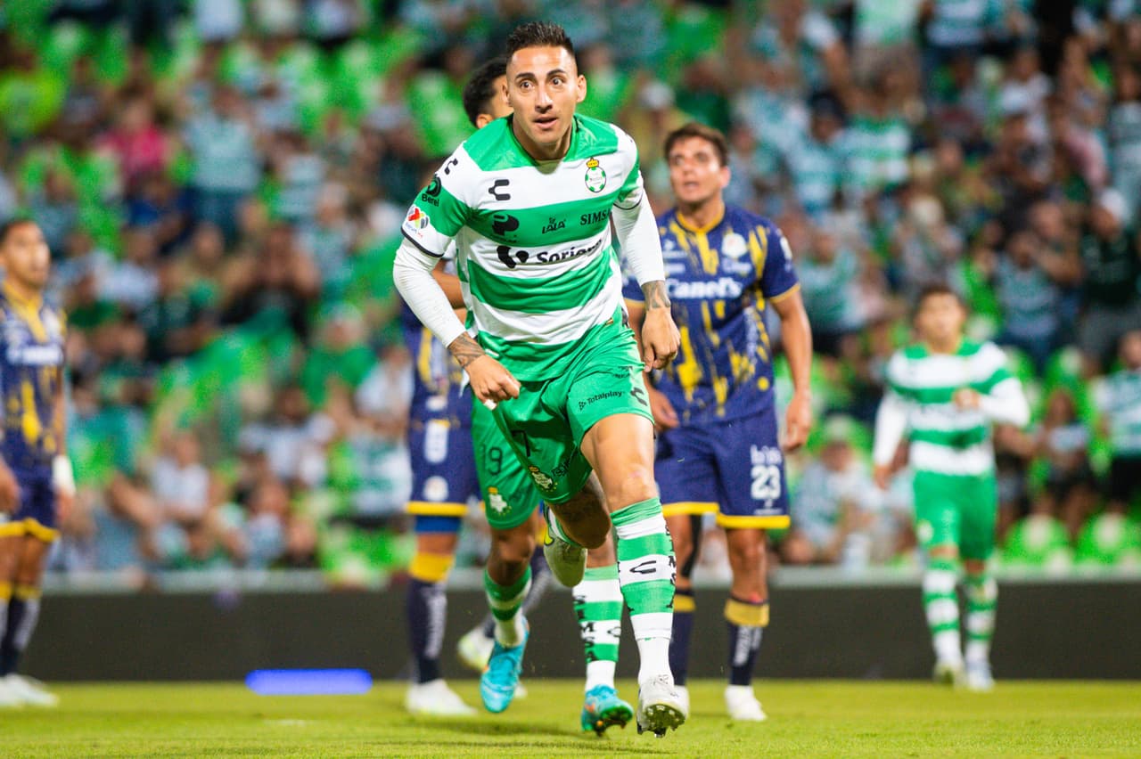 Santos impuso condiciones y sacó una contundente victoria ante el San Luis que tuvo una noche para el olvido.