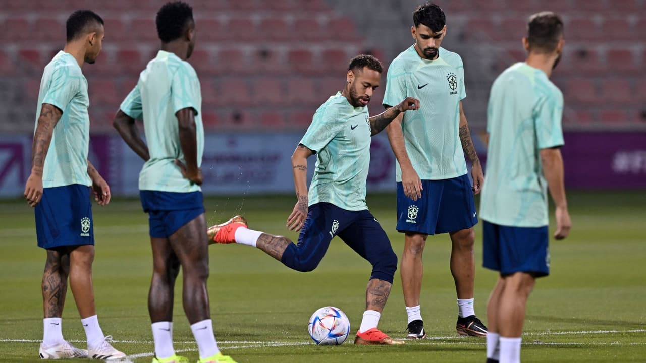 Brasil: Neymar vuelve a entrenar y alista su regreso para los Octavos de Final
