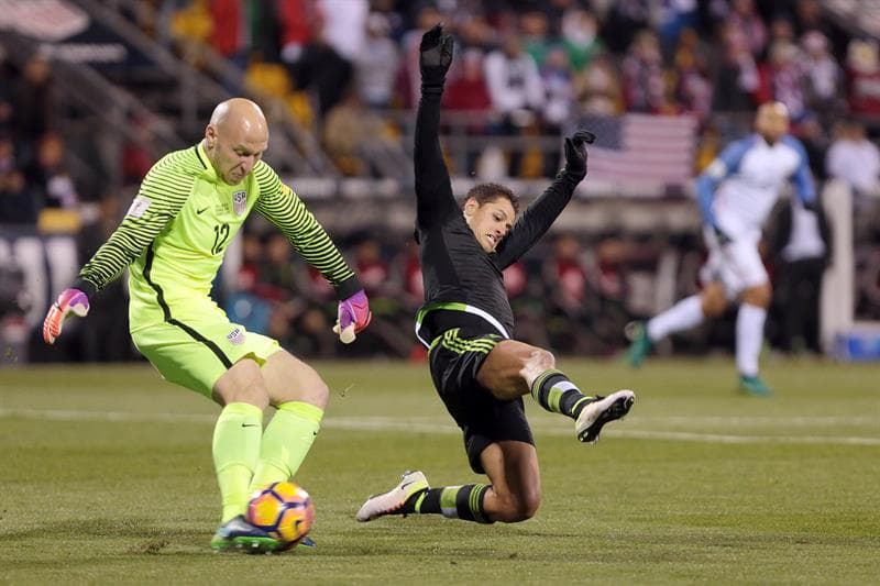 Brad Guzan entró al minuto 40 tras la lesion de Howard. No tuvo grandes intervenciones en el partido, pero se quedó estático en el segundo gol de México. Así quedará en la memoria de la afición. Calificación: 5