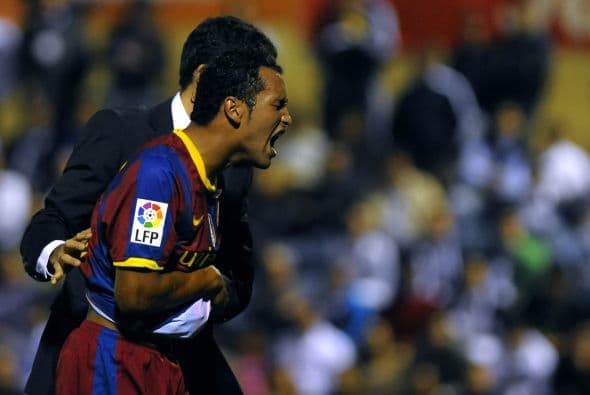 Al minuto 32 salió del campo Jeffren a causa de un fuerte golpe en el hombro izquierdo.