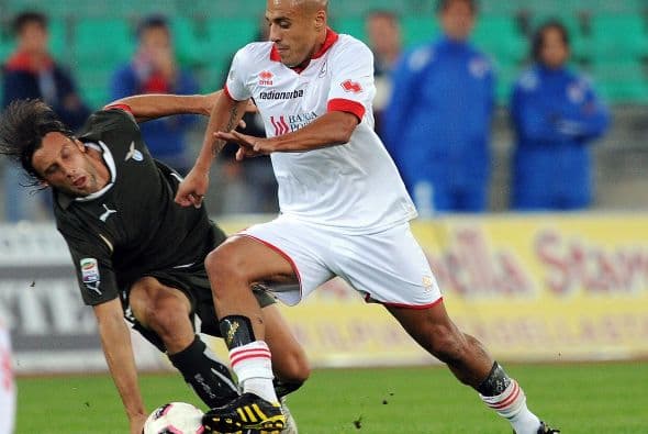 Otro duelo de suma importancia era la visita de la Lazio a la cancha del Bari.