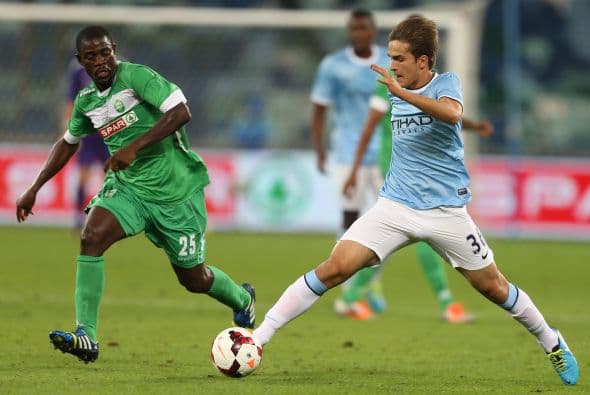 Por el lado del Sevilla Denis Suárez será el encargado de hacer fluir el fútbol ofensivo en la media cancha de los andaluces.