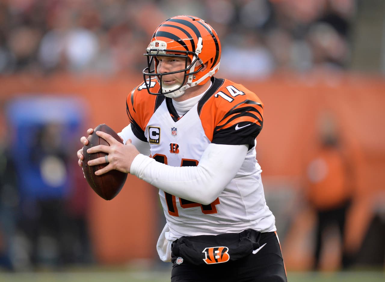 #19 ANDY DALTON, Cincinnati Bengals - $16,000,000. Seis años, $96,000,000 totales con $17,000,000 garantizados (AP-NFL).