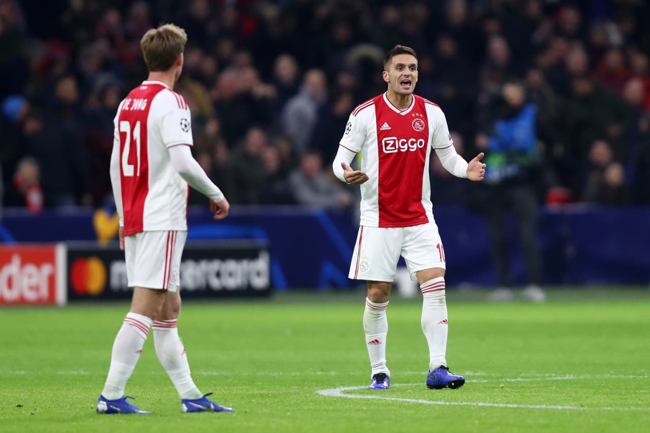 Por derecha apareció Van de Beek con un centro perfecto paralelo a la línea de gol para que Dusan Tadic pusiera el 1-1.