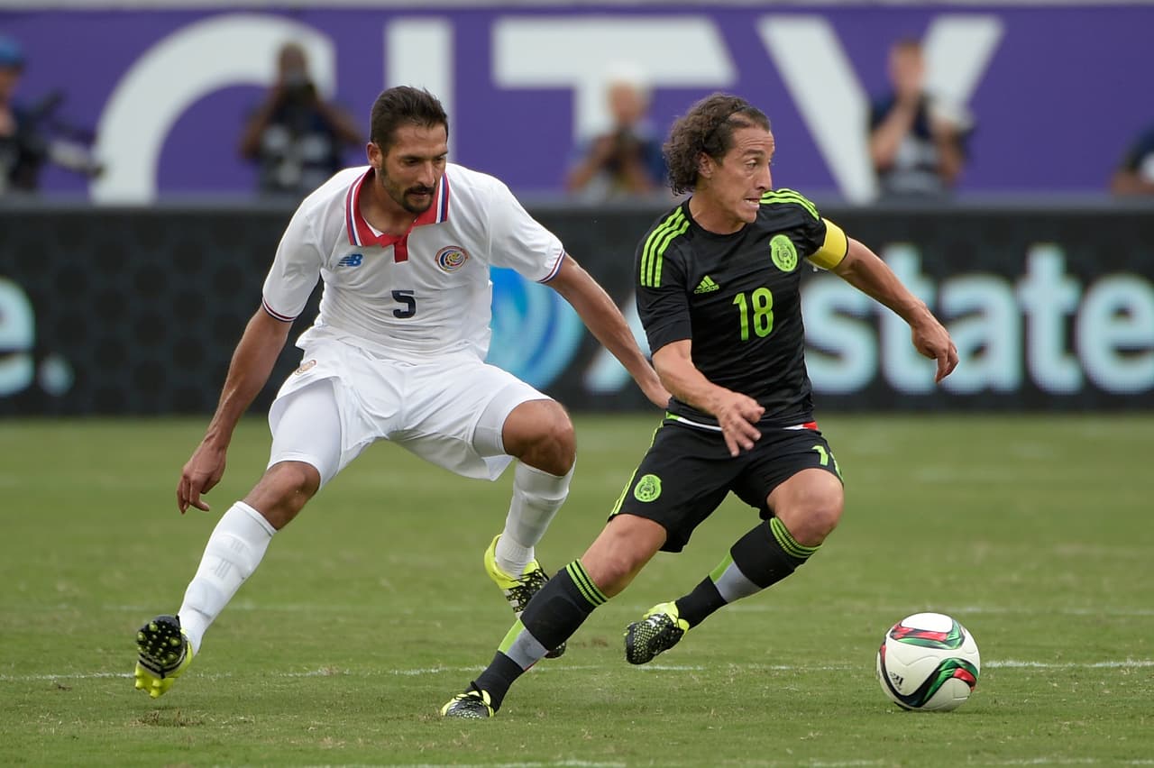 Andrés Guardado: El capitán de México tuvo un buen desempeño a lo largo del partido, la virtud en el partido ante Costa Rica fueron los buenos pases que otorgaba a sus compañeros, algunos de ellos fueron muy peligroso pero no fueron concretados por los delanteros y al final fue el que anotó el gol de la clasificación Calificación 9.