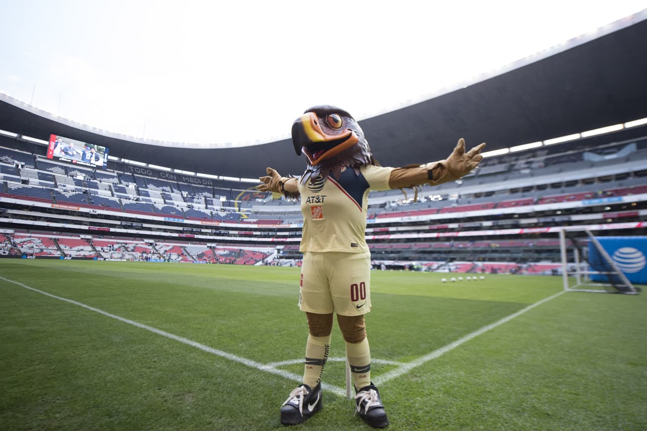 La mascota del América en la antesala del juego entre Águilas y Puebla por la Jornada 10 del
<a href="https://www.univision.com/deportes/futbol/liga-mx/" target="_blank">Clausura 2019</a>.