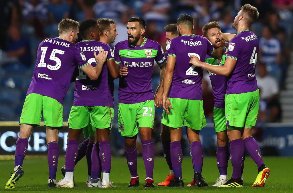 Este es el unifirme de visita del Bristol City de la segunda división de Inglaterra.